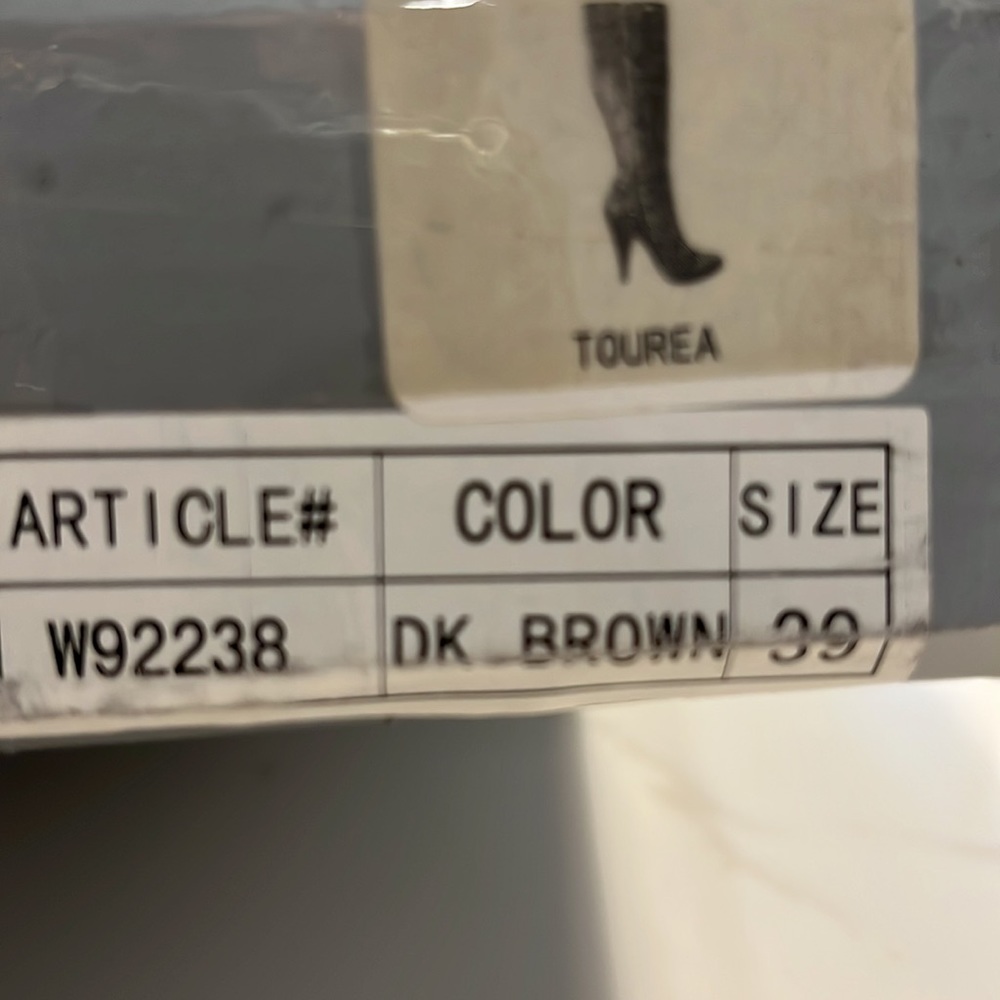 Women’s tall boots from Aldo. Dark brown/ burgundy size 9 - Picture 12 of 12